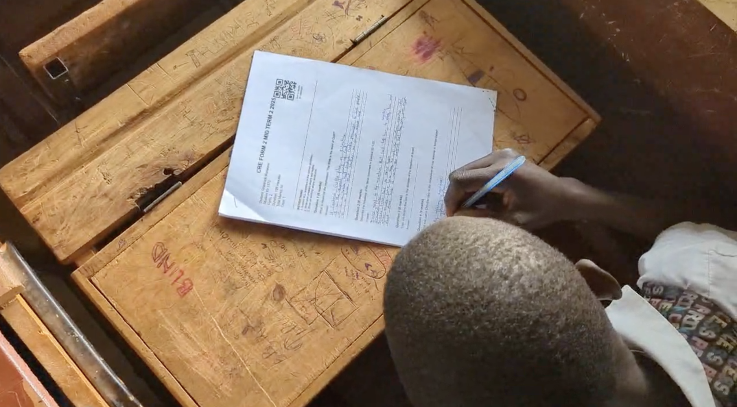 Teacher grading workflow on smartphone with EduAI™